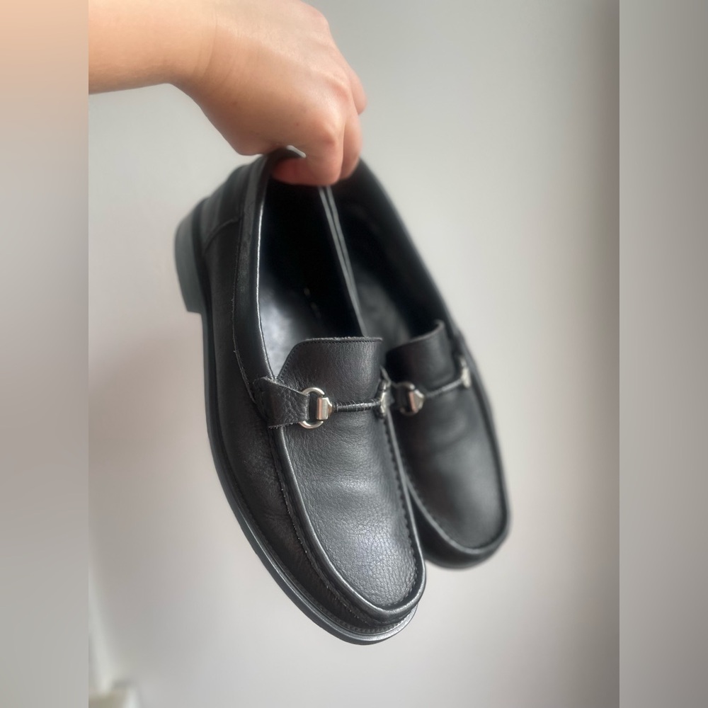 Tommy Bahama men’s black loafers with bite size 10 M